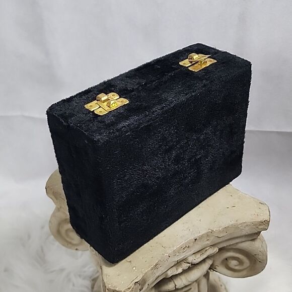 Vintage Silverplate Salt & Pepper with Tray and Crushed Velvet Case - Picture 10 of 10